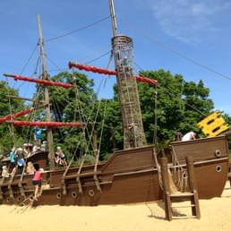 Pirate ship in the centre