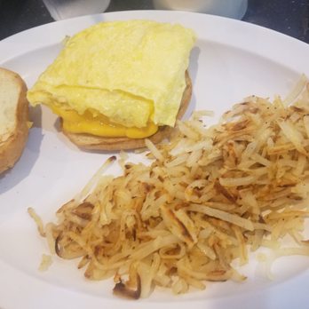 Joe's Cafe - Eggs, cheese, avocado sandwich - American Near Me - Sterling, Virginia