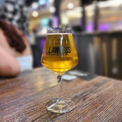 Lawless Brewing - Dankershim IPA 6.6% ABV