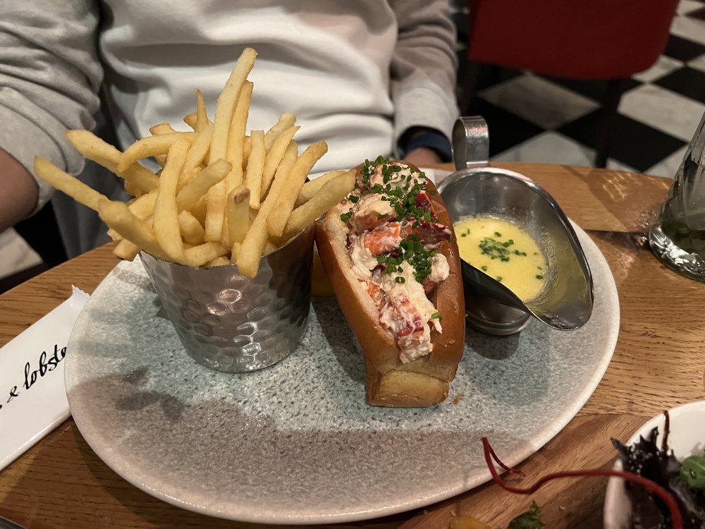 Burger & Lobster