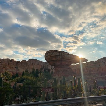 Flo's V8 Cafe - Cars Land Scenery from Flo's - Cafes Near Me - Anaheim, California Flo's V8 Cafe - Cars Land Scenery from Flo's - Cafes Near Me - Anaheim, California
