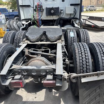 88 Truck Center - New tires - Commercial Truck Repair Near Me - Fort Worth, Texas 88 Truck Center - New tires - Commercial Truck Repair Near Me - Fort Worth, Texas