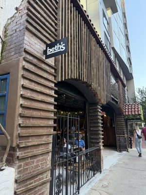 BETH'S by null