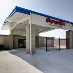 StorageMax Gluckstadt on Distribution Dr