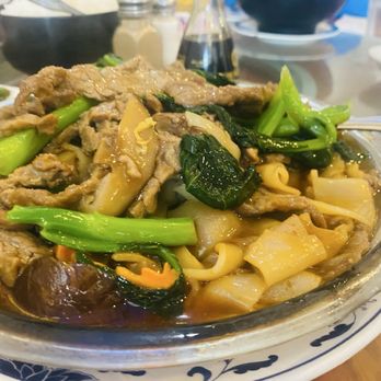 Full Kee - Beef chow fun with gravy - Chinese Near Me - Falls Church, Virginia Full Kee - Beef chow fun with gravy - Chinese Near Me - Falls Church, Virginia