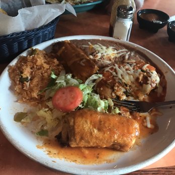 Ixtapa Mexican Cantina - Combo Ixtapa - chili Reno, tamale and Chimichanga - Mexican Near Me - Lunenburg, Massachusetts Ixtapa Mexican Cantina - Combo Ixtapa - chili Reno, tamale and Chimichanga - Mexican Near Me - Lunenburg, Massachusetts
