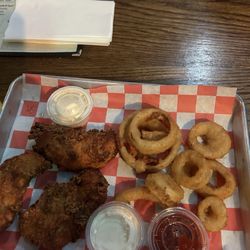 Chicken fingers & onion rings