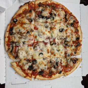 Giovanni's Pizza - Medium thin, olives, onions, mushrooms GREAT!!! - Pizza Near Me - Chicago, Illinois