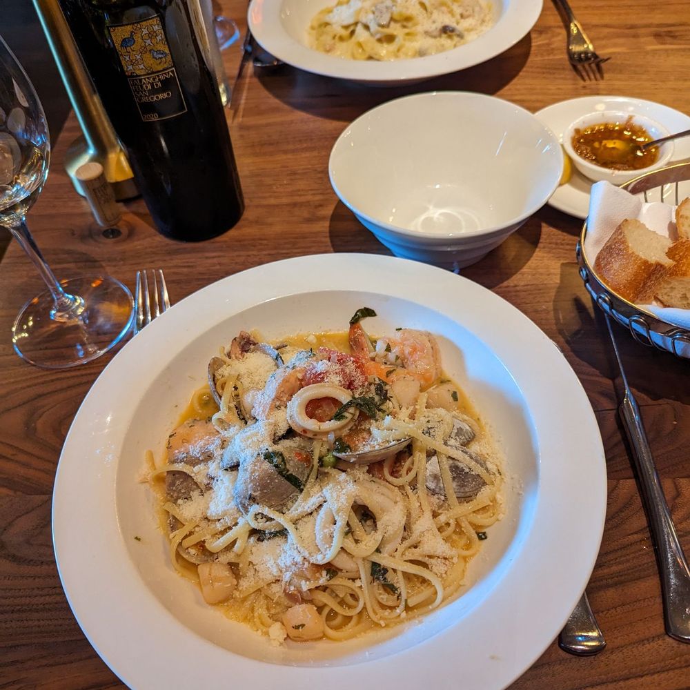 Trapeze Restaurant - Lemon-Linguine pasta - Italian Near Me - Burlingame, California Trapeze Restaurant - Lemon-Linguine pasta - Italian Near Me - Burlingame, California