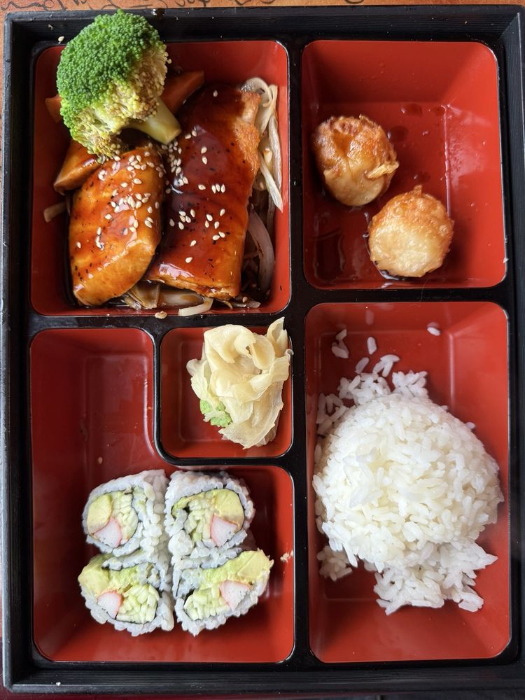 Food from Yama Sushi