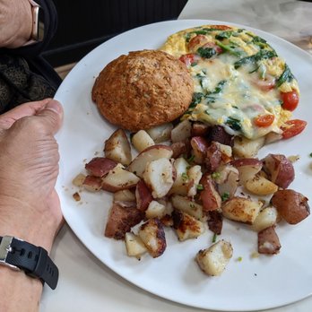 Ceron Kitchen - Veggie Frittata with potatoes and chef's choice of pastry. - New American Near Me - Alameda, California