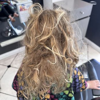 Fantastic Sams Cut & Color - Hair Salons Near Me - Pasadena, California