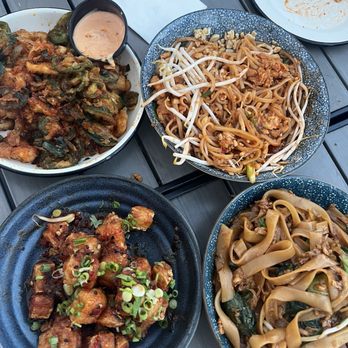 Gai Noi - Calamari, pad Thai, pad see eww, and tofu - Desserts Near Me - Minneapolis, Minnesota