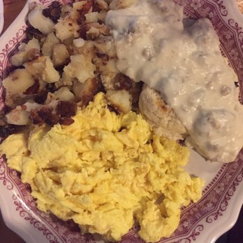 Maple Sugar & Vermont Spice - Sausage biscuits and gravy with eggs and home fries - Specialty Food Near Me - Mendon, Vermont