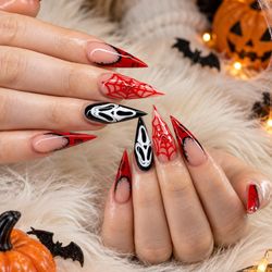 Nails by Thi
