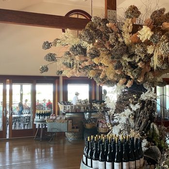Macari Vineyards - Wineries Near Me - Mattituck, New York
