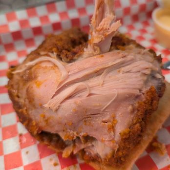Hattie B's Hot Chicken - Look how juicy that chicken is! - Southern Near Me - Las Vegas, Nevada Hattie B's Hot Chicken - Look how juicy that chicken is! - Southern Near Me - Las Vegas, Nevada