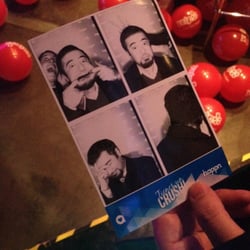 Happy Hour Yelp y Happn - Cosas que pasan cuando tienes una cabina de fotos