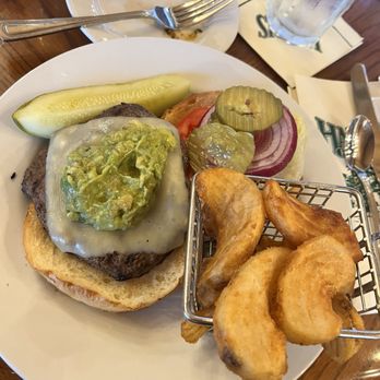 Harris Ranch - Derby burger with guacamole + horseshoe fries! - Resorts Near Me - Coalinga, California Harris Ranch - Derby burger with guacamole + horseshoe fries! - Resorts Near Me - Coalinga, California