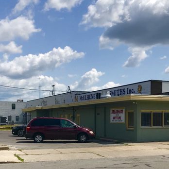 Jefferson Express - The stunning exterior.  It's on the northeast side of Jefferson. - Diners Near Me - Toledo, Ohio