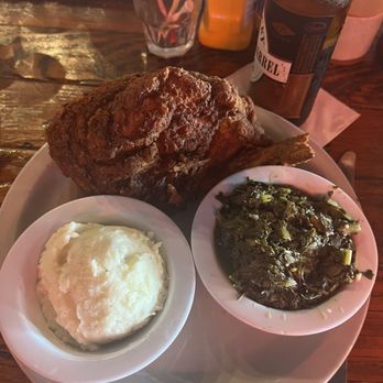 Thoroughbred Restaurant - Fried chicken .. greens and mashed potatoes . - American Near Me - Lexington, Kentucky Thoroughbred Restaurant - Fried chicken .. greens and mashed potatoes . - American Near Me - Lexington, Kentucky
