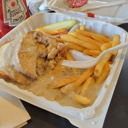 PapaRoni's - Roast beef with gravy and French fries