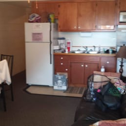 Kitchenette/living room (after we started unpacking) Kitchenette/living room (after we started unpacking)