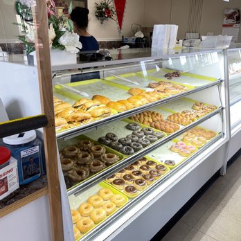 Lickin' Good Donuts and Coffee - Donuts left at 10. Come early!!! - Donuts Near Me - Clinton, South Carolina Lickin' Good Donuts and Coffee - Donuts left at 10. Come early!!! - Donuts Near Me - Clinton, South Carolina