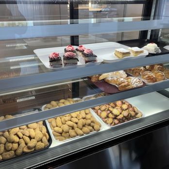 Lou’s Pastry - Bakeries Near Me - Rochester, New Hampshire