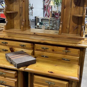 Bryant Auction - Solid wood furniture!! - Auction Houses Near Me - Osage Beach, Missouri Bryant Auction - Solid wood furniture!! - Auction Houses Near Me - Osage Beach, Missouri