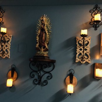 Villa Azteca - Beautiful decor - Mexican Near Me - Salinas, California Villa Azteca - Beautiful decor - Mexican Near Me - Salinas, California