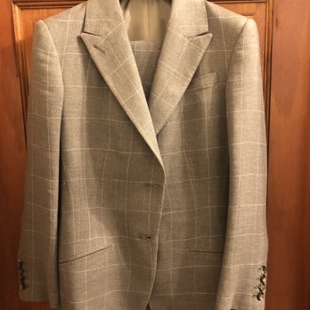 Martin Greenfield Clothiers - Crooked front - Sewing & Alterations Near Me - Brooklyn, New York Martin Greenfield Clothiers - Crooked front - Sewing & Alterations Near Me - Brooklyn, New York