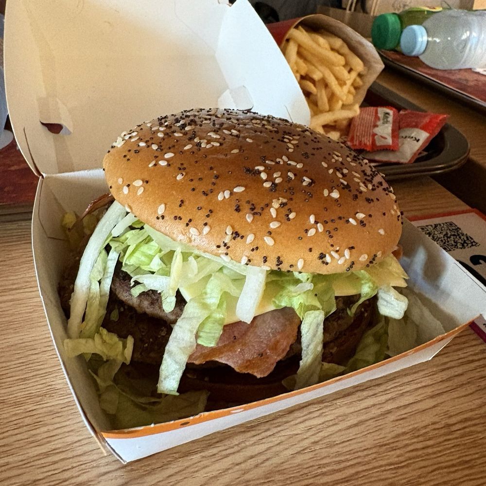McDonald's - Big Arch Burger - Burgers Near Me - Lisbon, 11