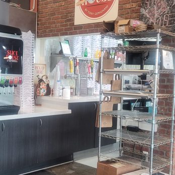 Castro Valley Marketplace - Slice House by Tony Gemignani - Public Markets Near Me - Castro Valley, California