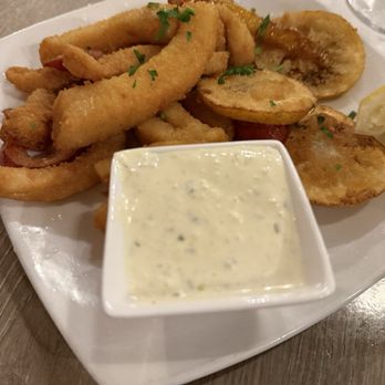 M Restaurant - Calamari with dill tartar sauce - Italian Near Me - Avalon, California