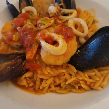 Plori Restaurant - Greek Near Me - Carle Place, New York