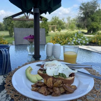 Behr House Bed & Breakfast - Hill country breakfast! - Bed & Breakfast Near Me - Fredericksburg, Texas Behr House Bed & Breakfast - Hill country breakfast! - Bed & Breakfast Near Me - Fredericksburg, Texas