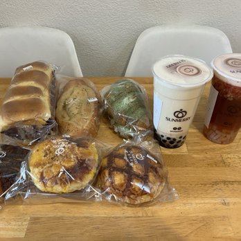 Sunmerry Bakery - 1/4/24 Chocolate Concha, Milk butter, Garlic Parsley, Brioche, Green Tea Croissant, etc. Jasmine Green Milk Tea & Strawberry Black Tea - Bakeries Near Me - Temple City, California