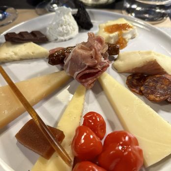 Antonelli's Cheese - Cheese Tasting Classes Near Me - Austin, Texas