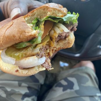 Boomarang Diners- Lawton - My burger  I order. Nice fresh snd good. Season well - American Near Me - Lawton, Oklahoma