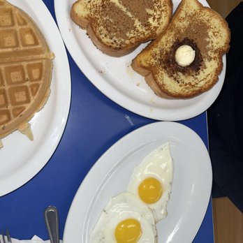 Bob & Edith's Diner - Springfield - French Toast Egg Waffle - American Near Me - Springfield, Virginia