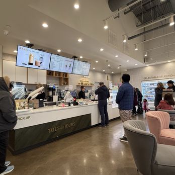 Tous Les Jours - Bakeries Near Me - Arlington Heights, Illinois