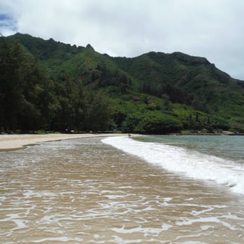 Kahana Bay Beach - Looking south - Beaches Near Me - Kahana, Hawaii Kahana Bay Beach - Looking south - Beaches Near Me - Kahana, Hawaii