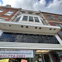 Gibson's Food Mart & Bakery - Storefront