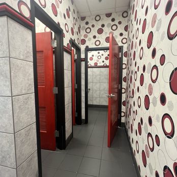 Hubler Chevrolet - Restroom - Car Dealers Near Me - Indianapolis, Indiana