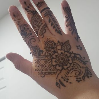 Crescent Moon Henna - Henna Artists Near Me