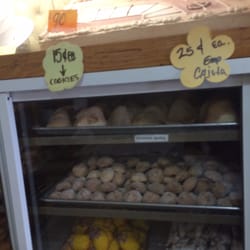 Famosa Bakery