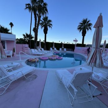 Trixie Motel - Pool - Hotels Near Me - Palm Springs, California Trixie Motel - Pool - Hotels Near Me - Palm Springs, California