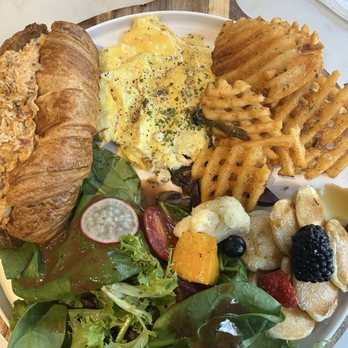 Light Cafe - Chicken Brunch Box - Cafes Near Me - Toronto, Ontario
