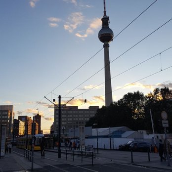 Hampton by Hilton Berlin City Centre Alexanderplatz - Micky's eyes with her girlfriend ) - Hotels Near Me - Berlin, BE